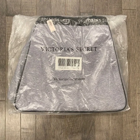 *FINAL CLEARANCE PRICE* LAST ONE! NWT Victoria's Secret Large Sport Cinch Tote - Picture 3 of 4